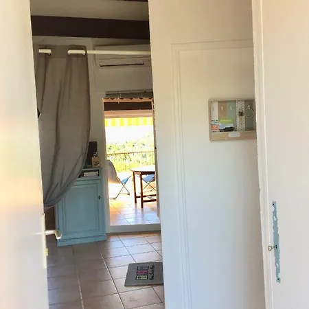 Les Palmiers Apartment